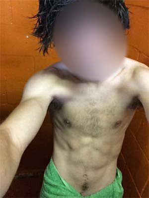 Devoter Gay sucht Umkleide-Fantasie in Essen