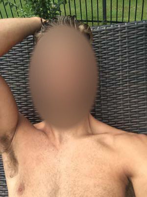 Glatt rasierter Kerl Daniel sucht festen Fickfreund in Mörfelden-Walldorf
