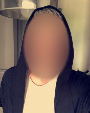 Glatt rasierter Kerl sucht Sextoys