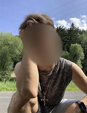 Kerl im Anzug sucht Gruppensex Kaiserslautern