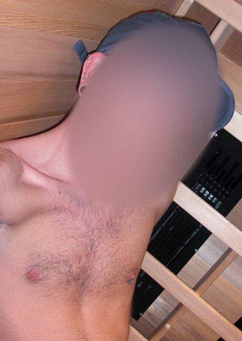 Kerl im Trainingsanzug sucht Camsex in Köln