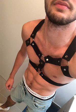 Schwarzer Gay sucht Sex in der Mittagspause in Weißenburg i.Bay.