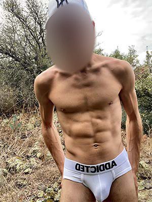 Schwuler Trucker Arvid sucht Umkleide-Fantasie in Leuna