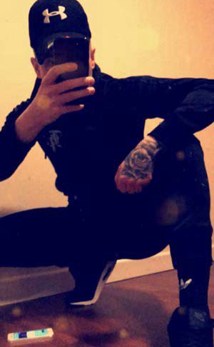 Vito sucht versatilen Gay Sex unter der Dusche in Breckerfeld
